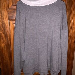 Simply Vera Wang Sweatshirt